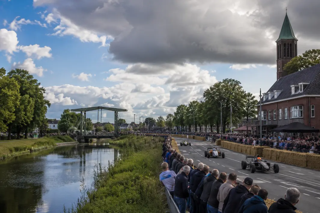 75ste editie van Pinksterraces in Stadskanaal trekt veel publiek